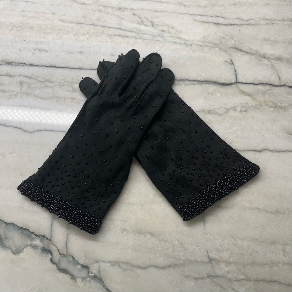 Vintage 1950’s Beaded Black Cotton Gloves. Good Condition. Size Small.